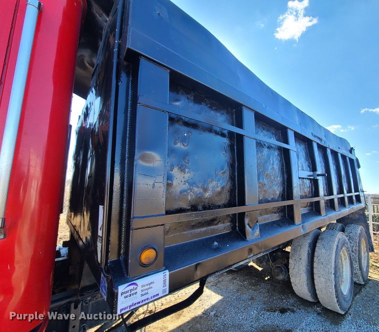 image for item DN6161 1999 International 9200  dump truck