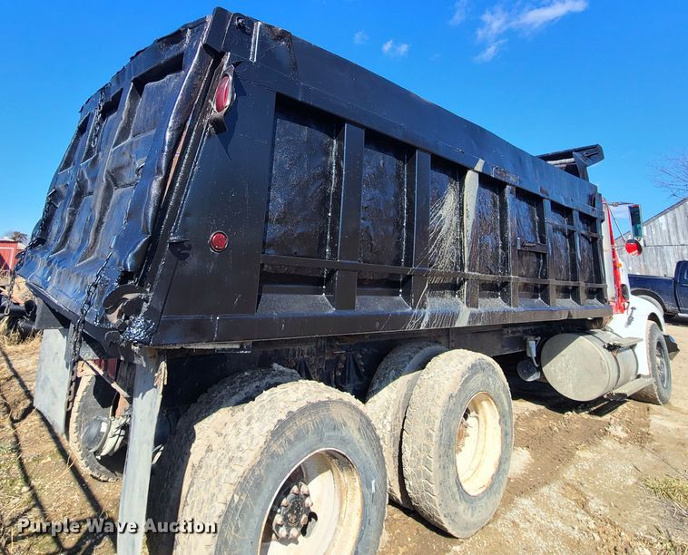 image for item DN6161 1999 International 9200  dump truck