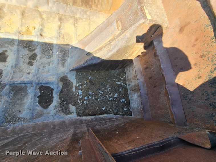 image for item DN6161 1999 International 9200  dump truck