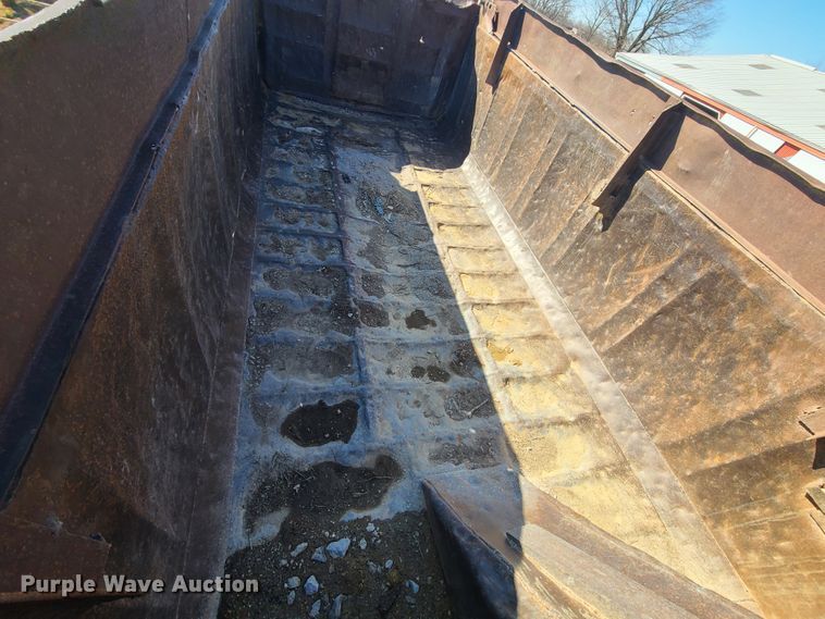 image for item DN6161 1999 International 9200  dump truck