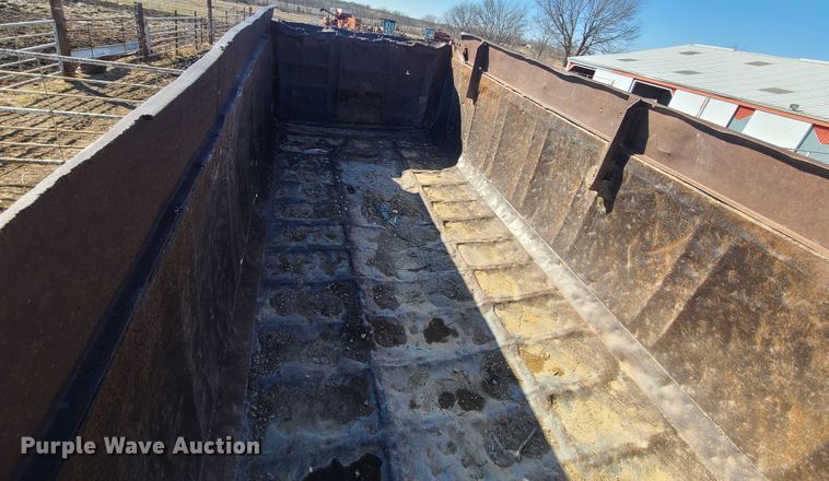 image for item DN6161 1999 International 9200  dump truck