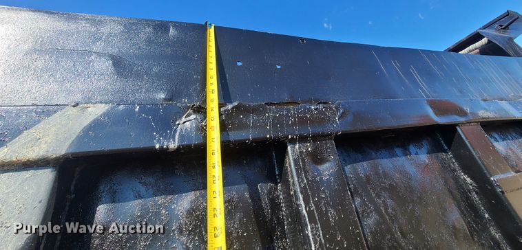 image for item DN6161 1999 International 9200  dump truck