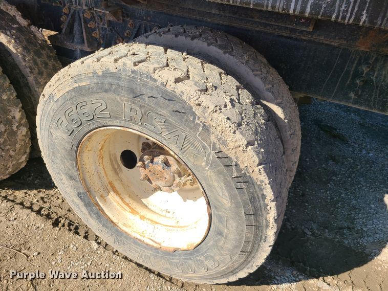 image for item DN6161 1999 International 9200  dump truck