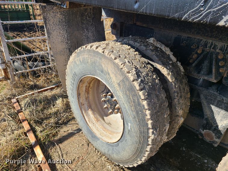 image for item DN6161 1999 International 9200  dump truck