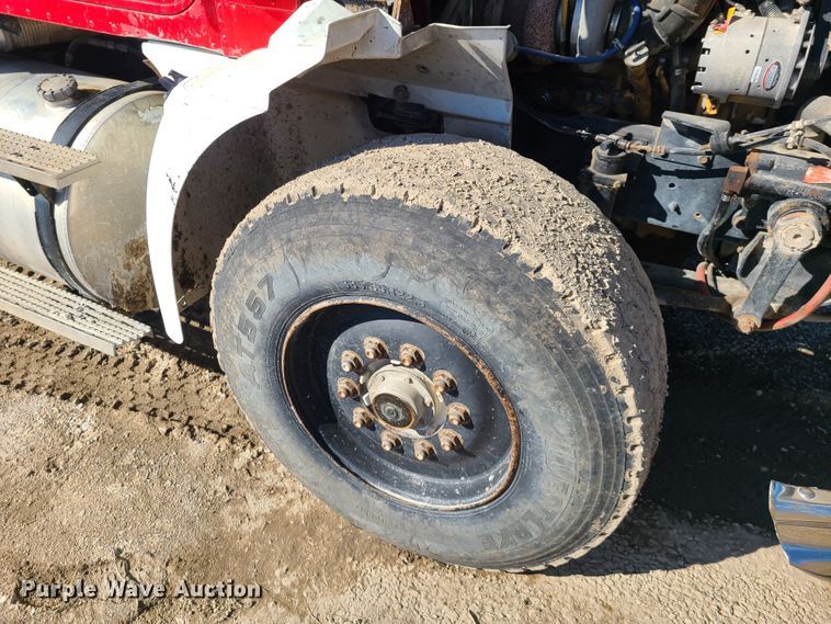 image for item DN6161 1999 International 9200  dump truck