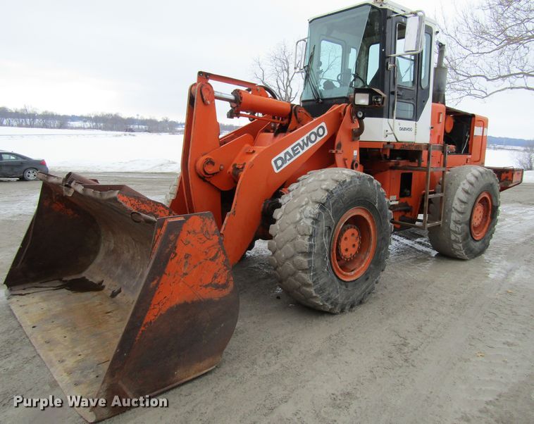 image for item GC9803 1999 Daewoo Mega 250-III  wheel loader