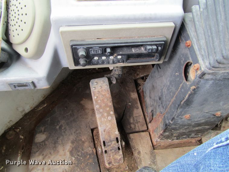 image for item GC9803 1999 Daewoo Mega 250-III  wheel loader