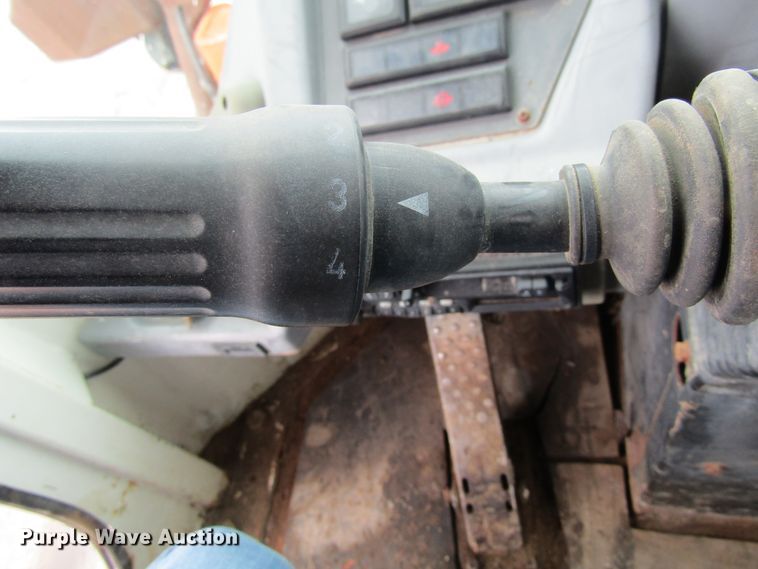 image for item GC9803 1999 Daewoo Mega 250-III  wheel loader