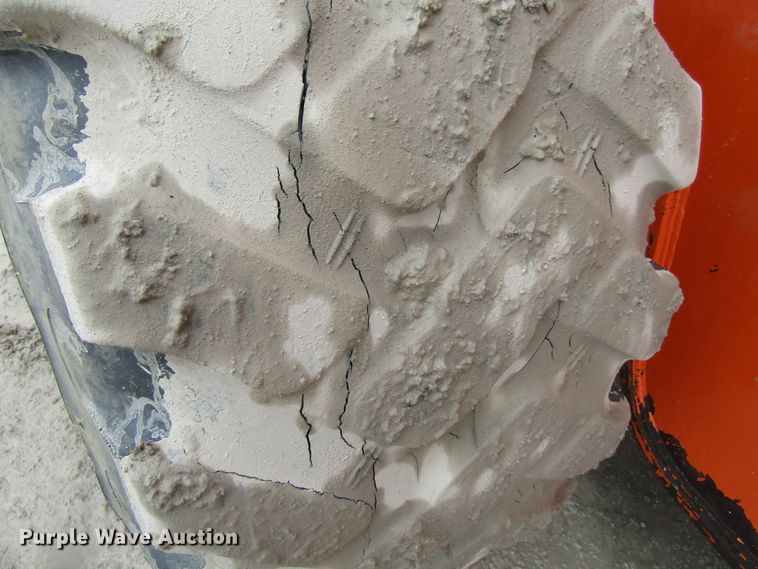 image for item GC9803 1999 Daewoo Mega 250-III  wheel loader