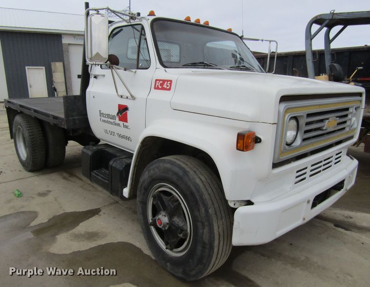 image for item GC9804 1983 Chevrolet D6500  flatbed truck