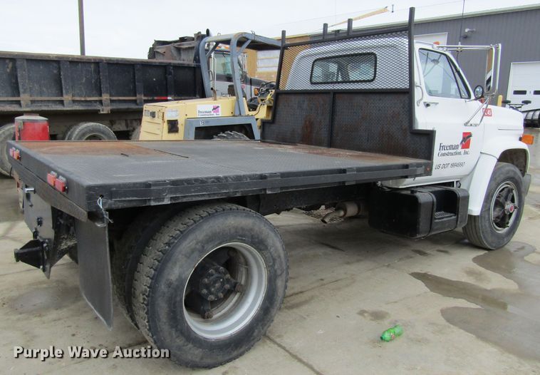image for item GC9804 1983 Chevrolet D6500  flatbed truck