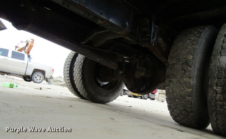 image for item GC9804 1983 Chevrolet D6500  flatbed truck