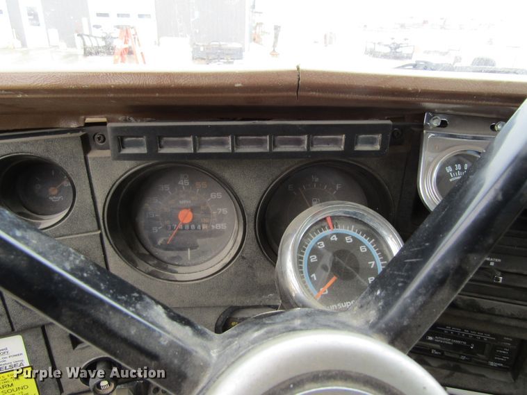 image for item GC9804 1983 Chevrolet D6500  flatbed truck