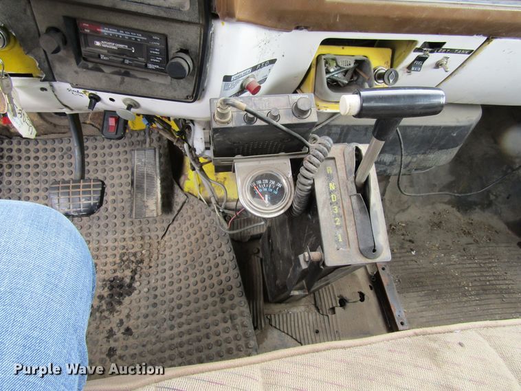 image for item GC9804 1983 Chevrolet D6500  flatbed truck