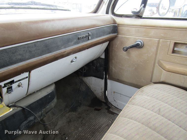 image for item GC9804 1983 Chevrolet D6500  flatbed truck