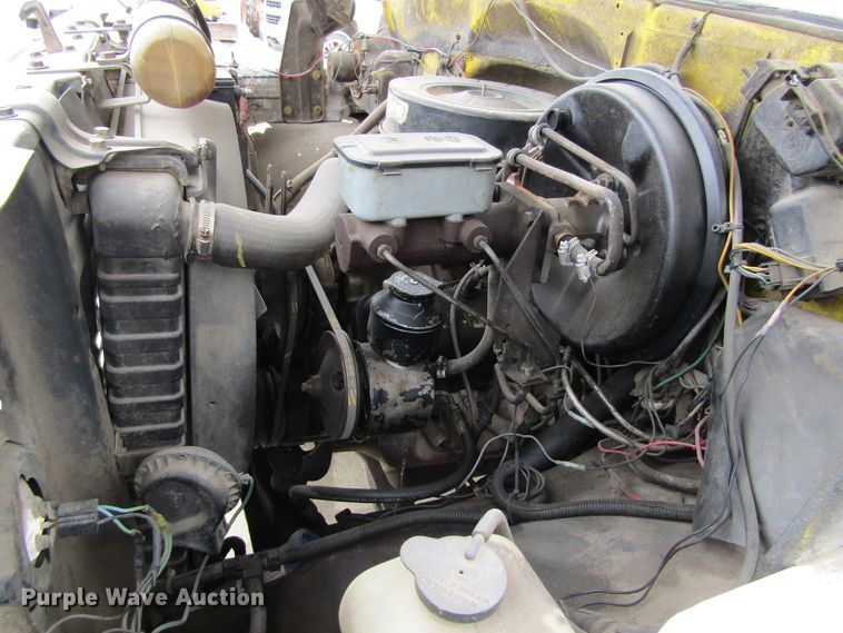 image for item GC9804 1983 Chevrolet D6500  flatbed truck