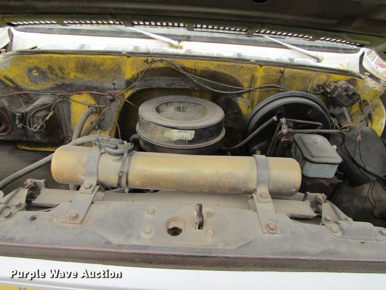 image for item GC9804 1983 Chevrolet D6500  flatbed truck