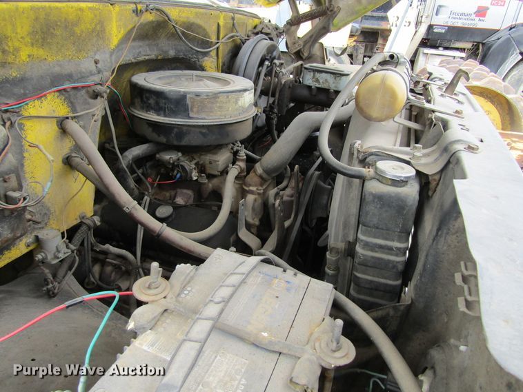 image for item GC9804 1983 Chevrolet D6500  flatbed truck