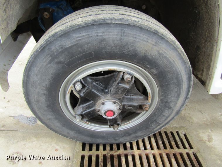 image for item GC9804 1983 Chevrolet D6500  flatbed truck