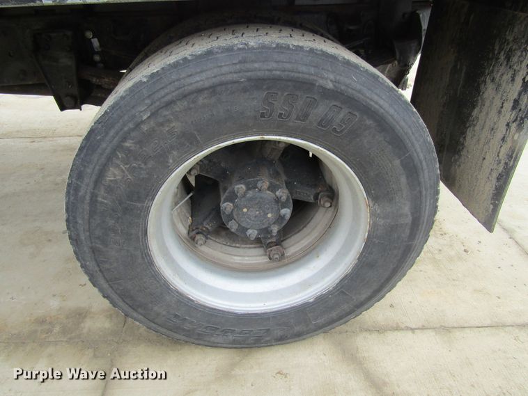 image for item GC9804 1983 Chevrolet D6500  flatbed truck