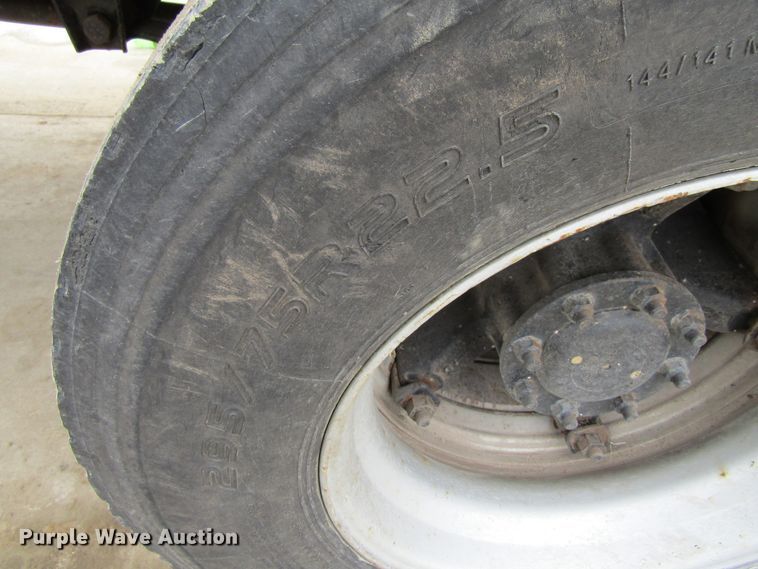 image for item GC9804 1983 Chevrolet D6500  flatbed truck