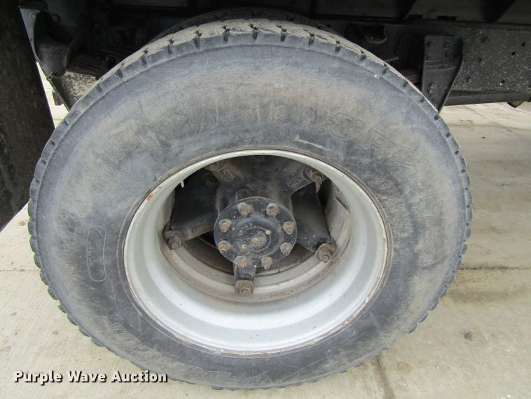 image for item GC9804 1983 Chevrolet D6500  flatbed truck