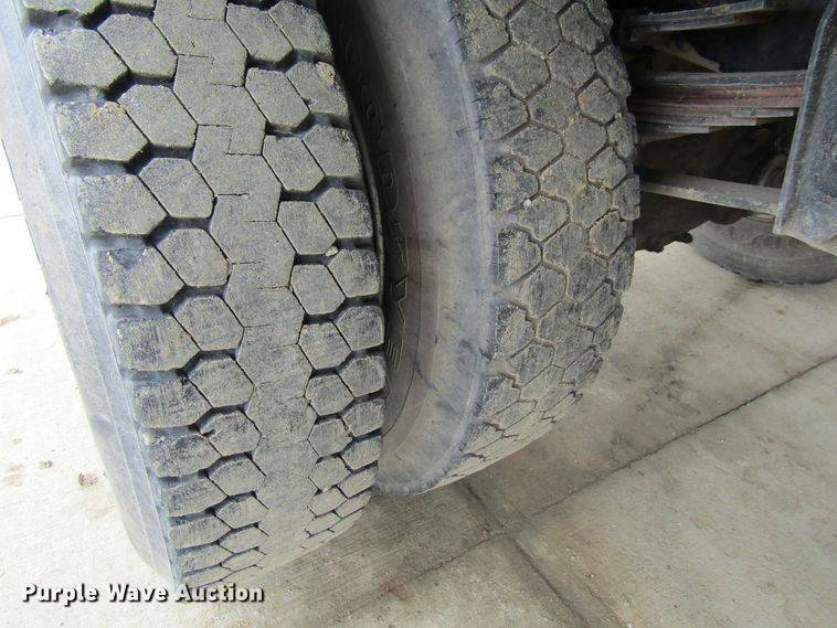 image for item GC9804 1983 Chevrolet D6500  flatbed truck