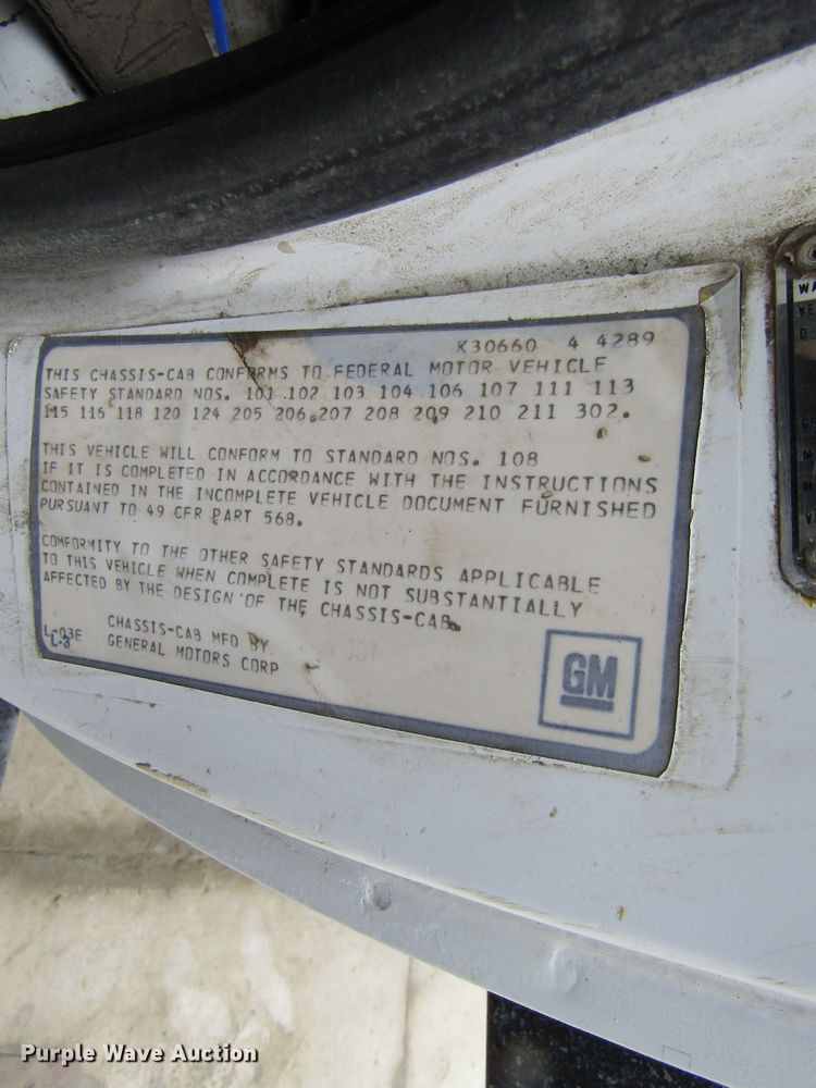 image for item GC9804 1983 Chevrolet D6500  flatbed truck