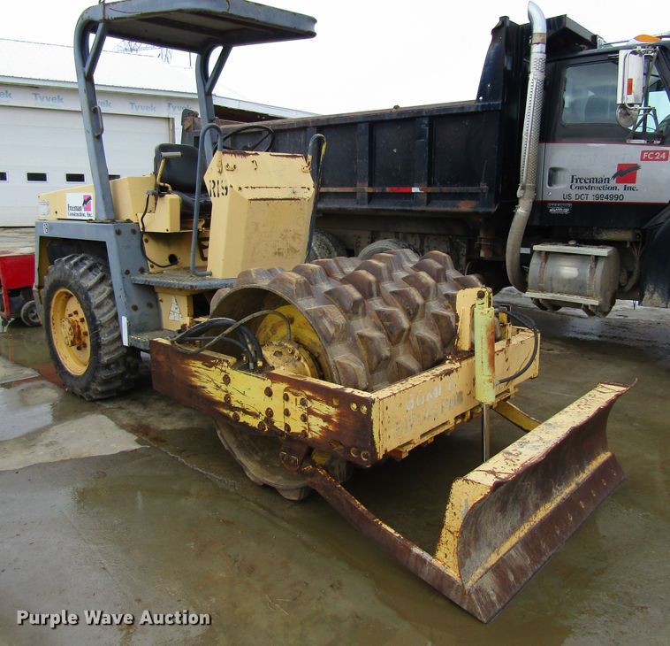 image for item GC9805 1989 Bomag BW142PDB  single drum vibratory roller