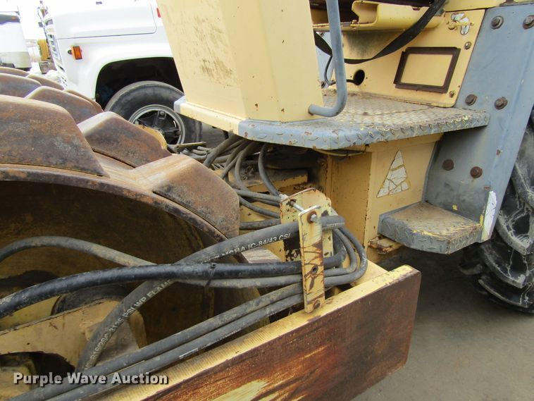 image for item GC9805 1989 Bomag BW142PDB  single drum vibratory roller