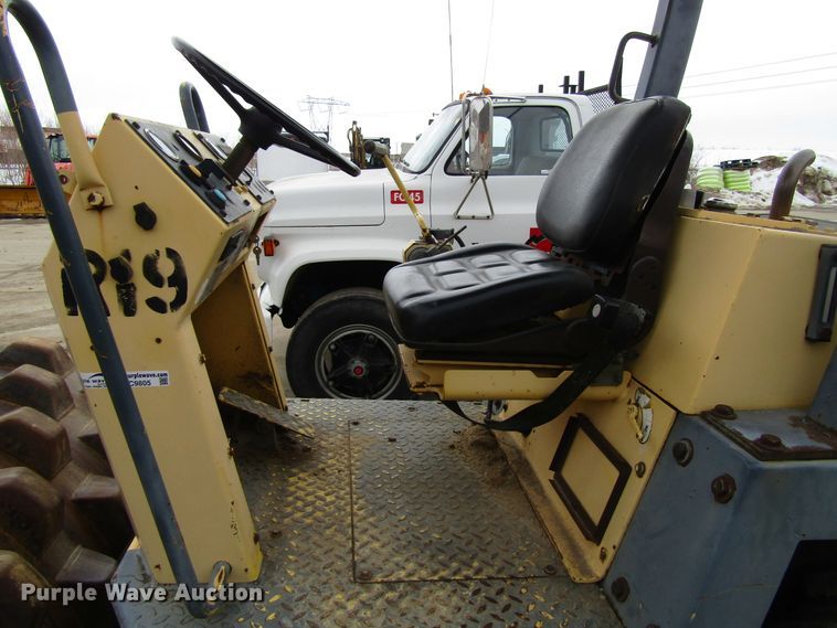 image for item GC9805 1989 Bomag BW142PDB  single drum vibratory roller