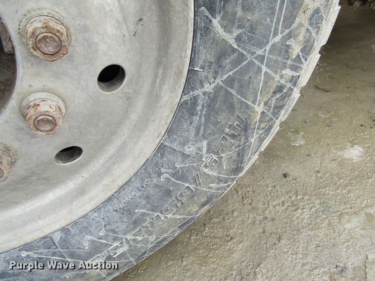 image for item GC9806 2001 Sterling LT9500  dump truck