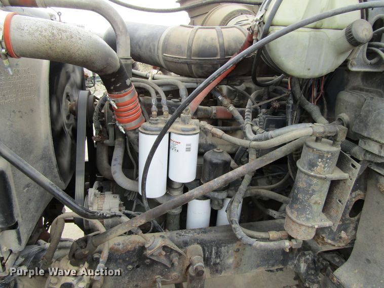 image for item GC9816 2000 Mack CH613  semi truck