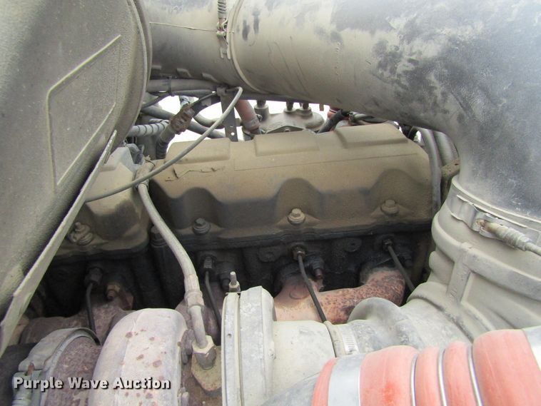 image for item GC9816 2000 Mack CH613  semi truck