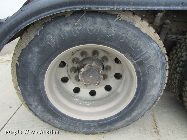 image for item GC9816 2000 Mack CH613  semi truck