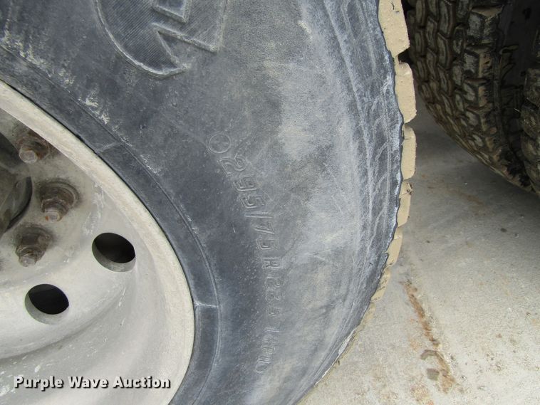 image for item GC9816 2000 Mack CH613  semi truck