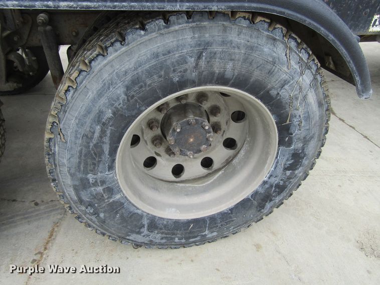 image for item GC9816 2000 Mack CH613  semi truck