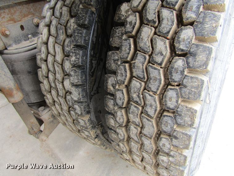 image for item GC9816 2000 Mack CH613  semi truck