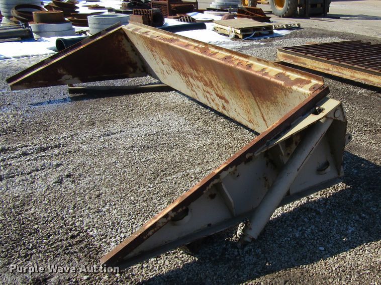 image for item GC9817 Rock screen