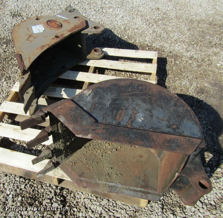 image for item GC9818 (2) excavator buckets