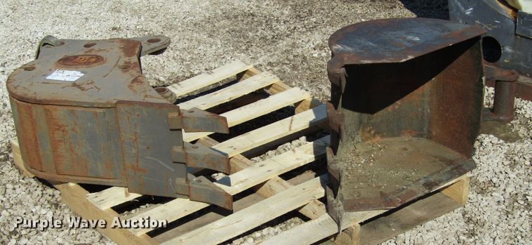 image for item GC9818 (2) excavator buckets