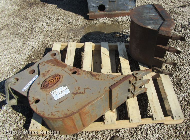 image for item GC9818 (2) excavator buckets