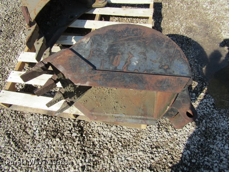 image for item GC9818 (2) excavator buckets