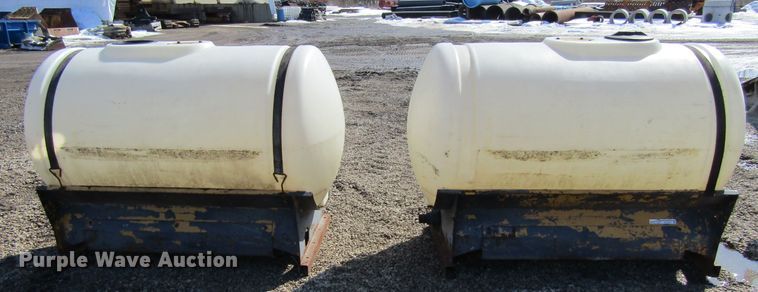 image for item GC9819 (2) Vermeer 300 gallon tanks