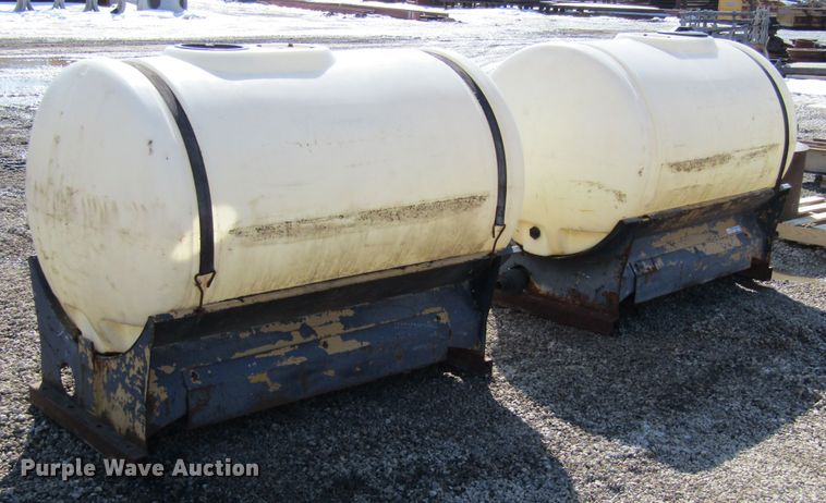 image for item GC9819 (2) Vermeer 300 gallon tanks