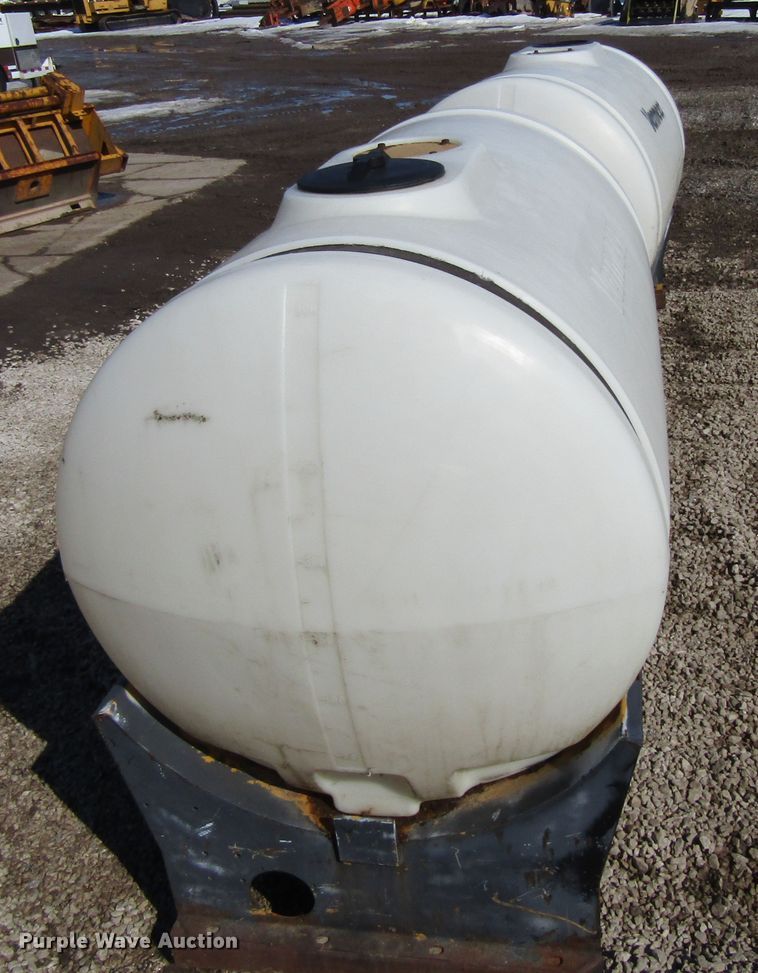 image for item GC9819 (2) Vermeer 300 gallon tanks