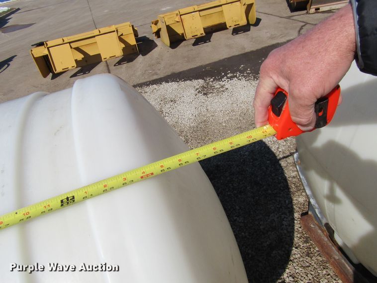 image for item GC9819 (2) Vermeer 300 gallon tanks