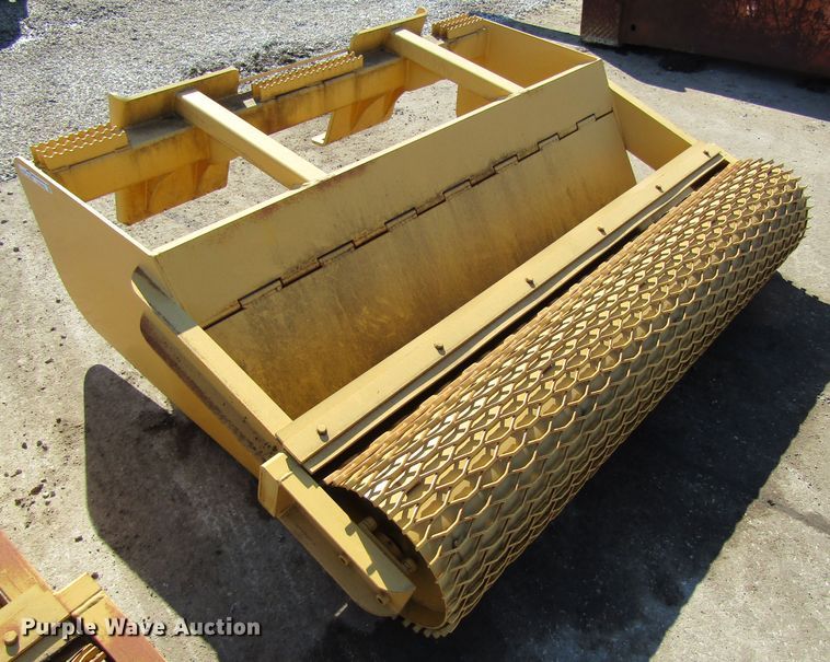 image for item GC9822 John Deere skid steer roller level