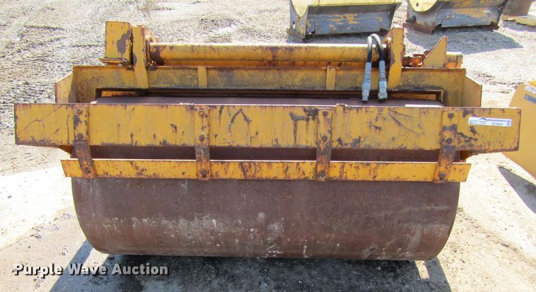 image for item GC9824 Skid steer vibratory roller
