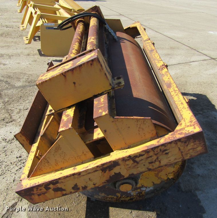 image for item GC9824 Skid steer vibratory roller